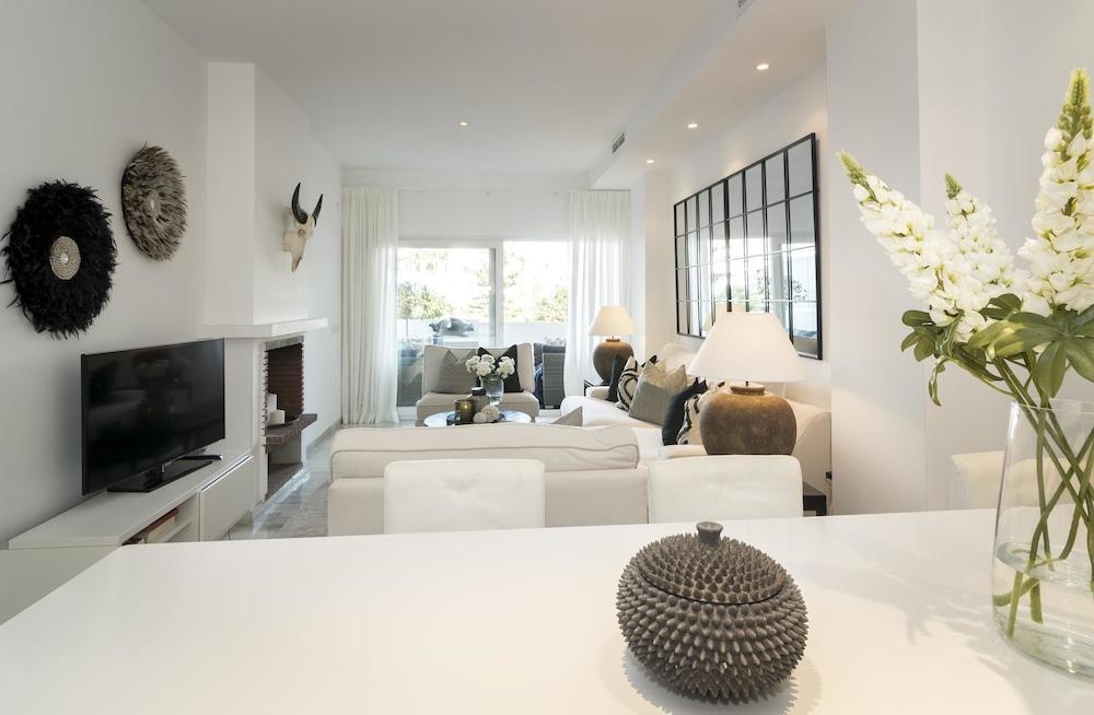 Gardenias - Roomservice Marbella